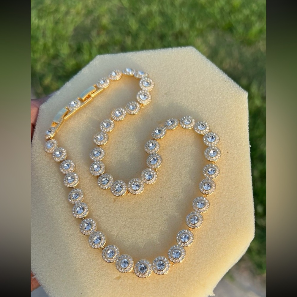 - 14KT Gold Plated swarovski elements necklace - not swan stamped - Picture 7 of 13